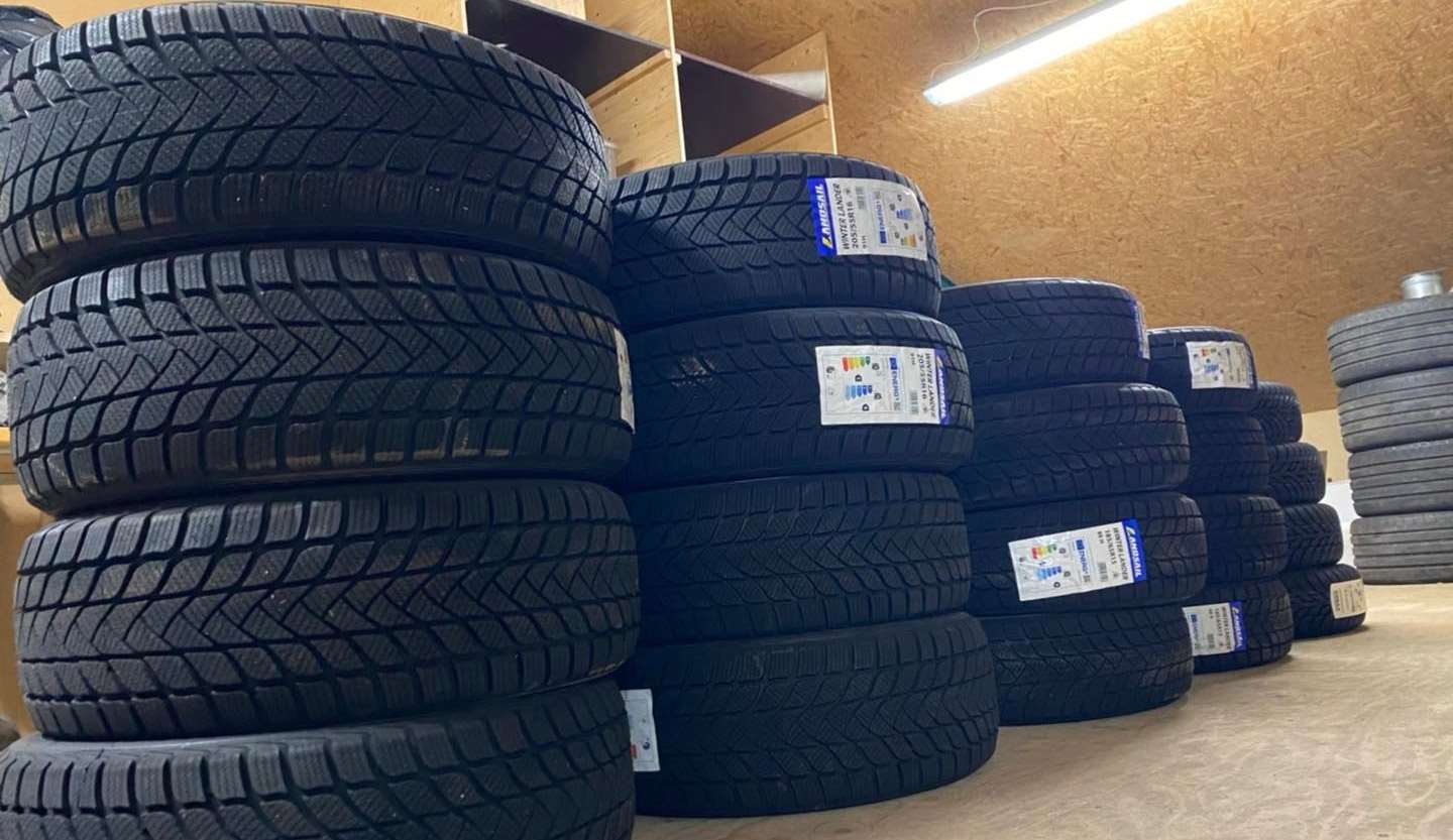 Dækhotel hos TB Autoservice i Kalundborg nær Gørlev og Jyderup